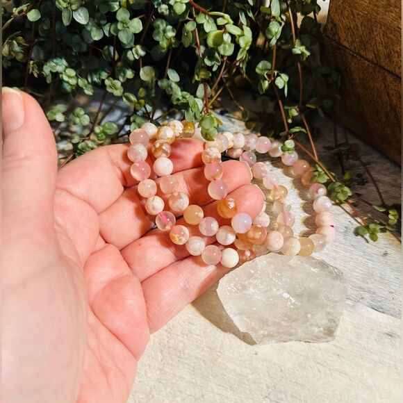 Flower Agate Bead Stretch Bracelet - Picture 3 of 4